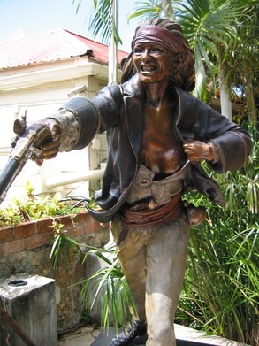 Picture af statue af en pirat